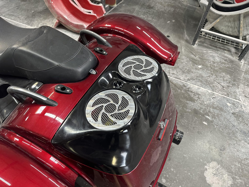 Dirty Bird Dual 8″ Audio Trunk Lid (Road Glide 3 & Freewheeler)  Trike 2015 – 2024