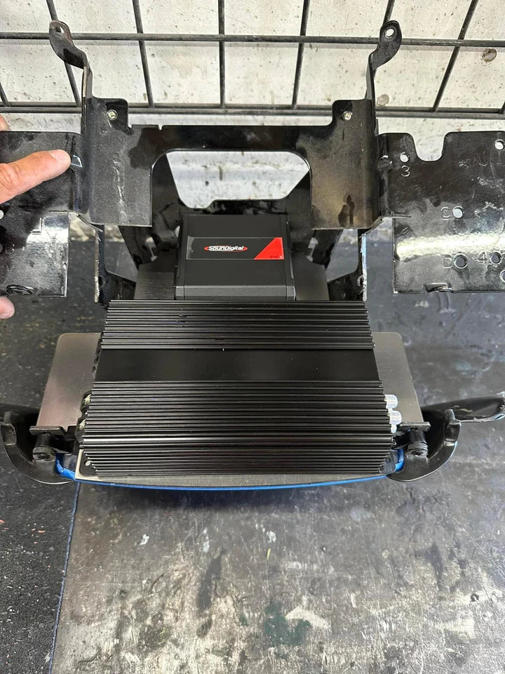XEL NEW DESIGN 15-UP ROAD GLIDE AMP RACK