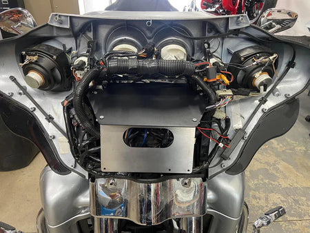 XEL 13 DOWN SG AMP BRACKET